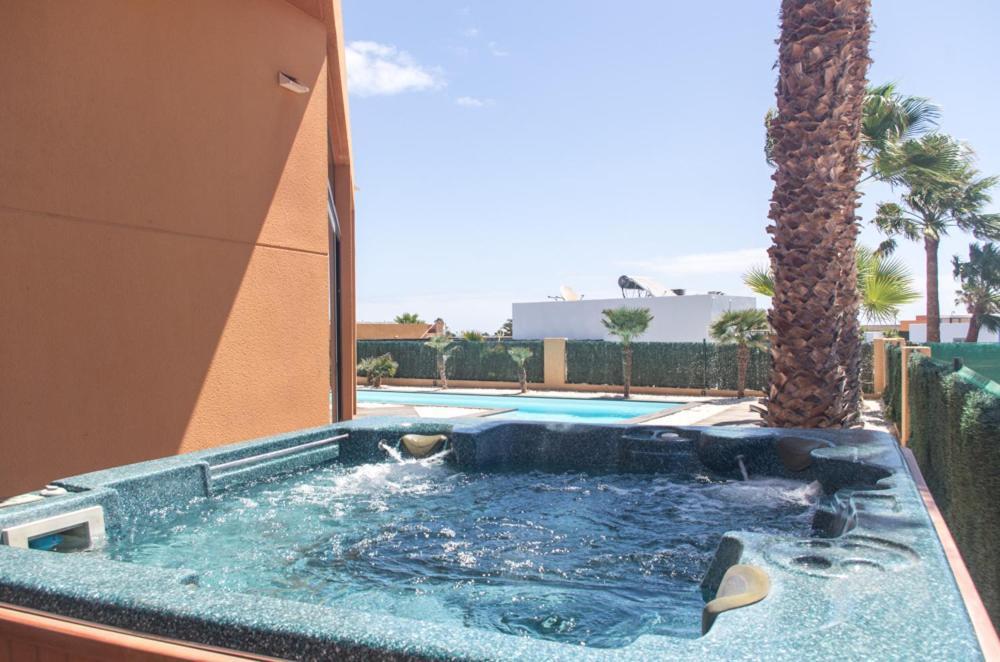 Villa La Marosca - Jacuzzi, Private Pool, 3 Bedrooms Caleta De Fuste Dış mekan fotoğraf